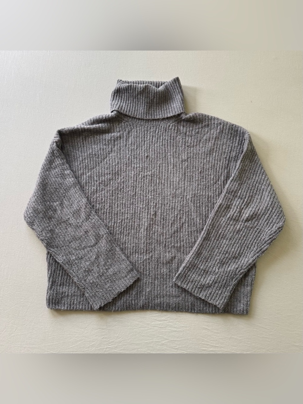 H&M OVERSIZED TURTLENECK SWEATER